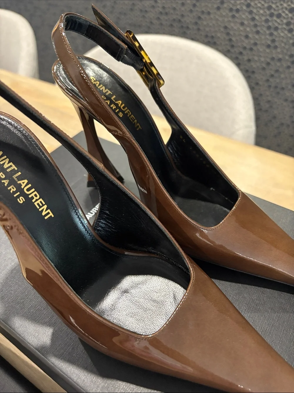 Saint Laurent Brown Patent Pointed Slingback Pumps with original box, dust bags - Picture 5 of 5